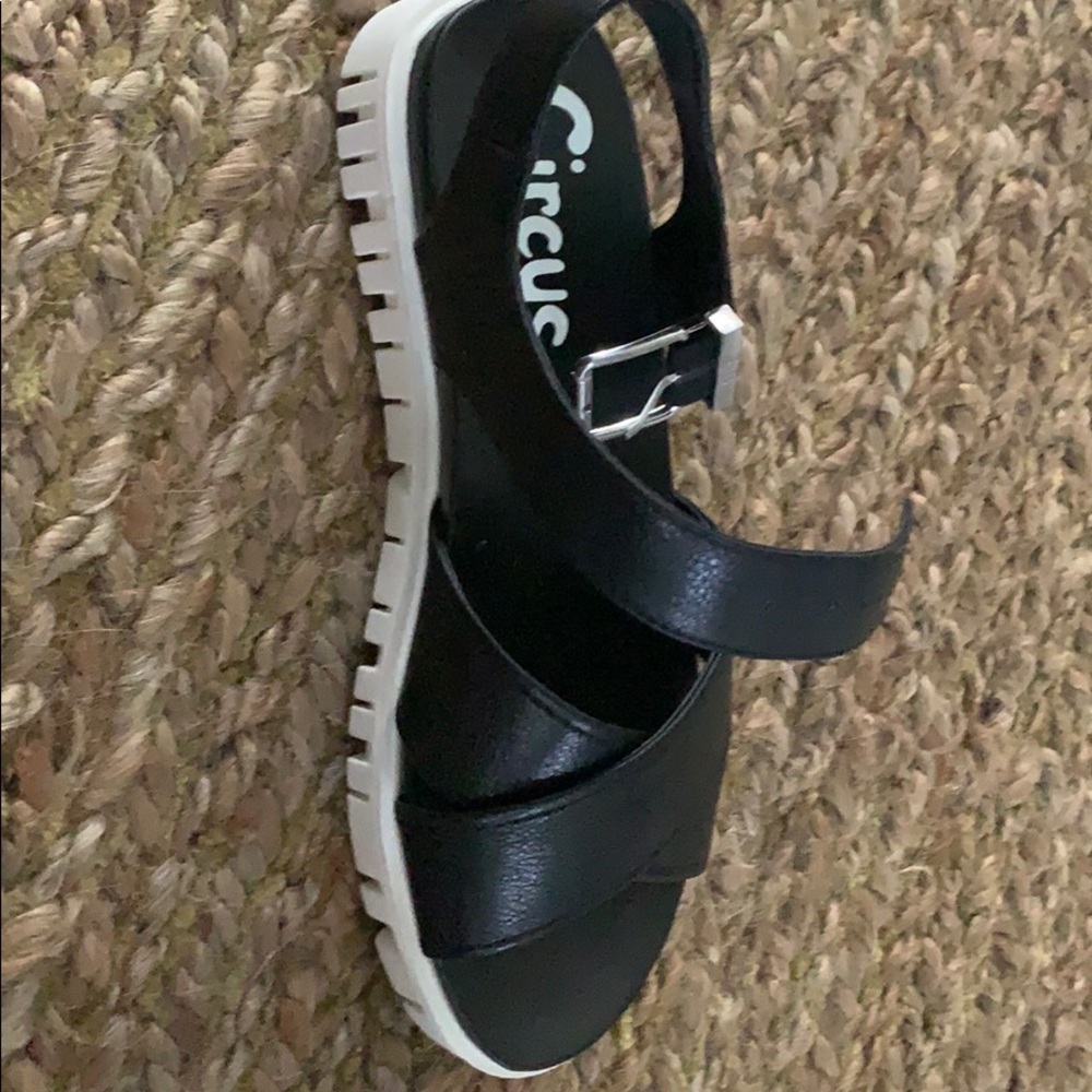 Circus by Sam Edelman - Picture 2 of 3